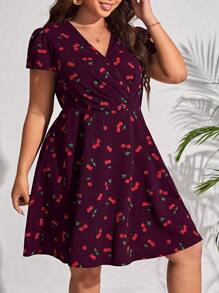 SHEIN Frenchy 大尺碼櫻桃印花 V 領短袖夏季連身裙 - 中紫紅色 - 查看 3
