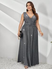SHEIN Privé 加大尺碼無袖扭絲金屬紗和lurex寬擺連衣裙,具備優雅浪漫設計,適用於春夏季節 - 銀色 - 查看 5