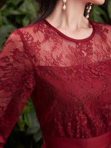 Modelyn 勃艮第红色优雅蕾丝拼接束带连衣裙 - 酒紅色 - 查看 2