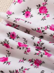 SHEIN Conjunto de top de manga corta con estampado floral patchwork y pantalones con efecto de mezclilla para niña joven