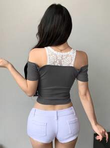 Dazy Designer Áo thun nữ phối ren lệch vai thiết kế quấn bất đối xứng - Xám - Xem 5