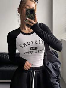 DAZY Áo thun nữ tay dài in chữ cổ tròn bó sát màu Raglan - Đen và trắng - Xem 3