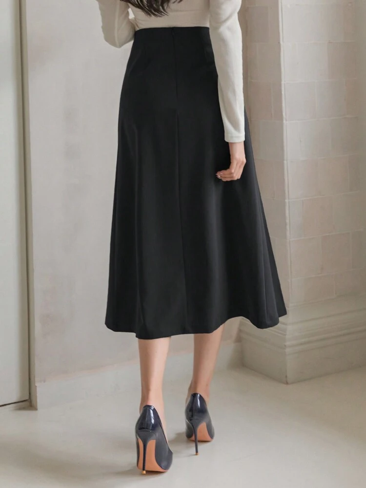 Ladies' Fashionable Solid Colored Pleated Skirt