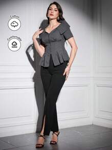 Modelyn Conjunto de 2 piezas con blusa con cremallera y rayas, bajo plisado y pantalones acampanados con aberturas - Negro - Ver 4