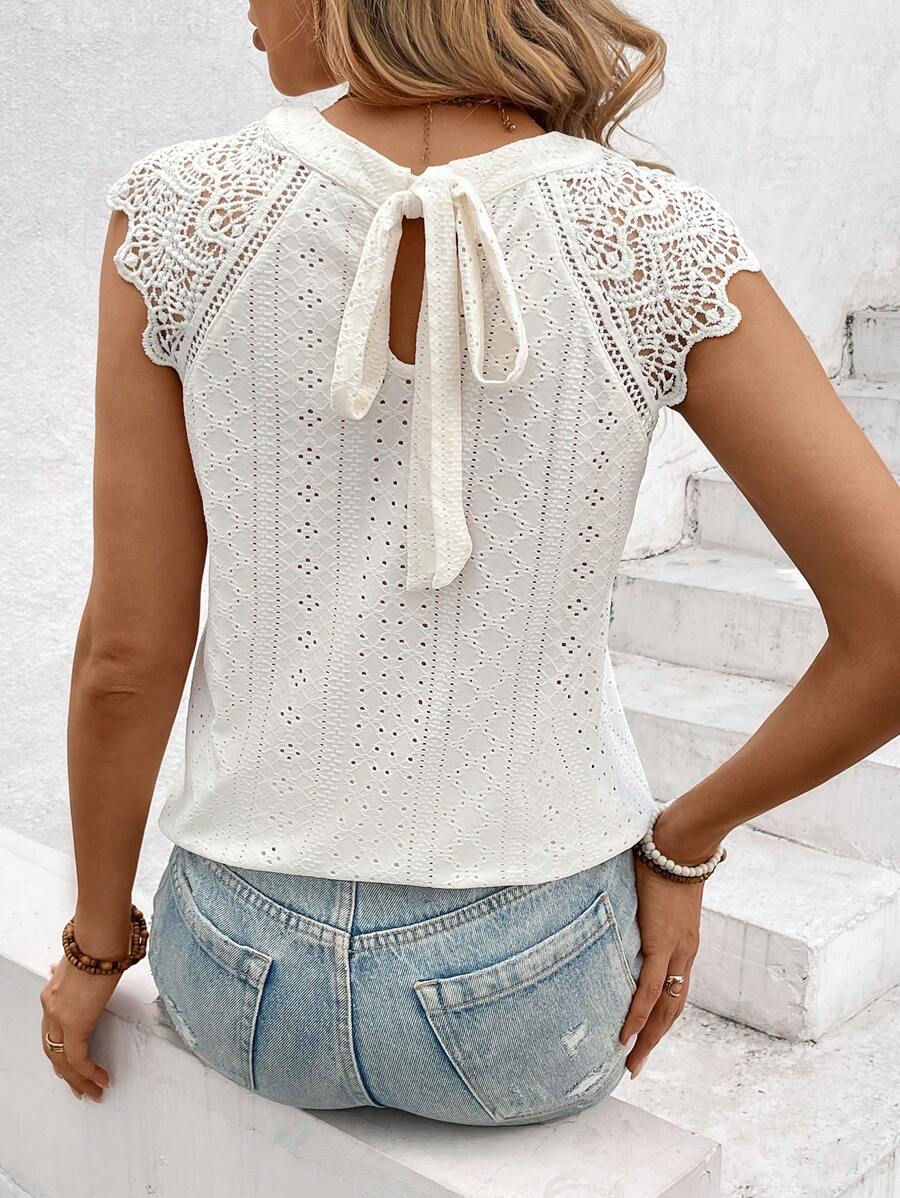 SHEIN Frenchy 夏季假期休閒純色蕾絲拼接中空刺繡背部綁帶頸T恤 - 杏色 - 查看 1