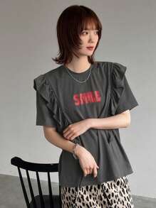 FRIFUL T-shirt pour femmes avec imprimé lettres et ourlet à volants, convenant pour l'été. Hauts mignons à volants, t-shirts graphiques - Gris - Voir 4