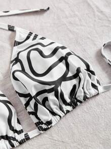 SHEIN Swim Curve Plus Size Summer Beach All Over Print Halter Strap Bikini Top - Black and White - View 4