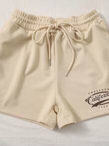 SHEIN EZwear 2 件套女士休闲“CALIFORNIA”图案圆领贴身吊带背心和抽绳腰部紧身短裤，夏季 - 卡其色 - 查看 5