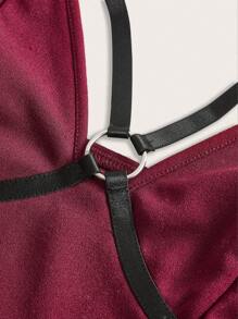 ROMWE PUNK Top camisero con aros enlazados y ribete de contraste, escolar