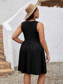 SHEIN VCAY Plus Size Beach Vacation Summer Printed Sleeveless Dress With Letter & Sunglasses Print, Coconut Tree Detail Pocket - Black - View 2