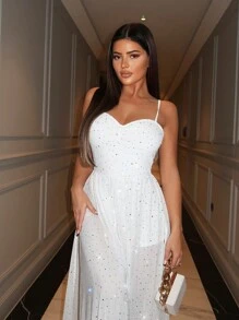 SHEIN SXY 華麗時尚的女士白銀鐵片熱轉印星光閃爍滿滿的激光性感、半透視魅力、性感火辣的女孩舞台感、高端假期、優雅的緊身背心、調節前中心摺褶、緊身高彈力雪紡松身、寬鬆長裙。 - 白色 - 查看 3