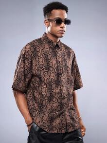 Manfinity RebelGame Men's Snake Print Woven Short Sleeve Shirt - Khaki - View 4