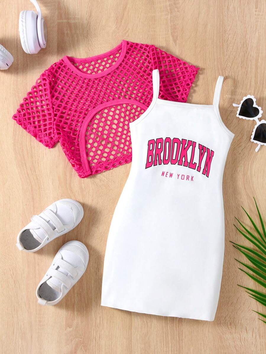 SHEIN 年輕女孩休閒運動圓領短孔背心和字母印花肩帶連衣裙夏季套裝 - 玫紅色 - 查看 1