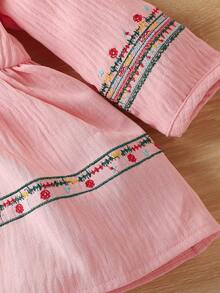 Robe à épaules ouvertes et manches longues pour bébé fille avec accents brodés - Rose saumon - Voir 5