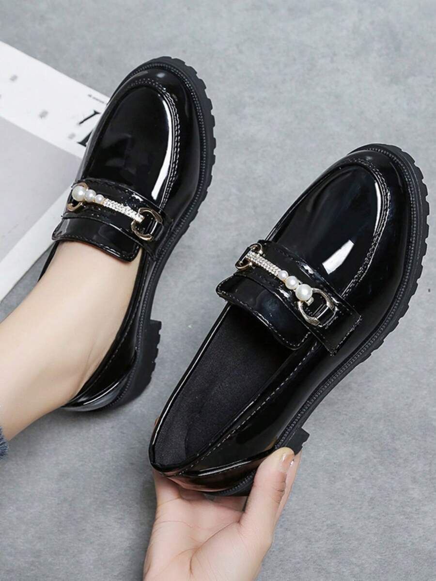 青少年休闲平底一脚蹬乐福鞋，亮面英伦风圆头 - 黑色 - 查看 1