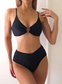 Swim Basics Conjunto de bikini de traje de baño con tirantes de espagueti y detalles de anillo redondo para playa de verano