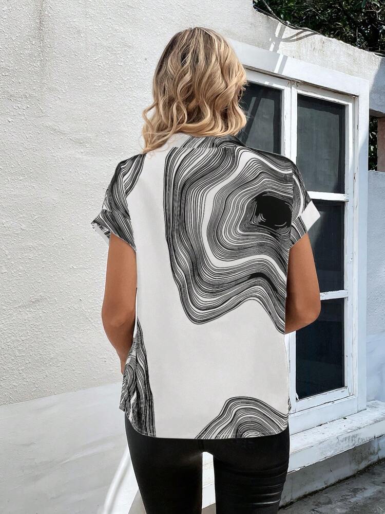 Women's Line Printed Notch V-Neck Short Sleeve Summer Blouse