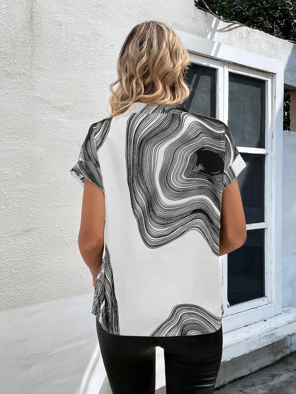 Women's Line Printed Notch V-Neck Short Sleeve Summer Blouse