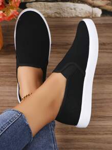 Ladies' Casual Outdoor Sport Shoes, Spring Autumn, Round Toe, Solid Black Color, Lightweight Versatile Flat Slip-On Canvas Shoes For Women,Sneakers For Women