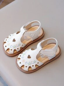 兒童涼鞋夏季新款軟底嬰兒鞋女孩刺繡復古封閉式沙灘平底涼鞋 - 米色 - 查看 3