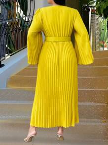 SHEIN Belle Kích thước lớn Cổ chữ V sâu Thắt lưng tay áo lá sen Xếp li Đầm - Màu vàng - Xem 2