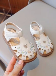 兒童涼鞋夏季新款軟底嬰兒鞋女孩刺繡復古封閉式沙灘平底涼鞋 - 米色 - 查看 1