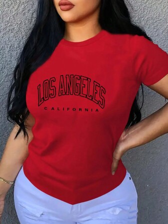 SHEIN 女士夏季休闲短袖 T 恤，带字母印花和圆领图案 T 恤女式上衣