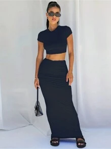 Short Cropped Navel-Baring T-Shirt + Hip-Hugging Skirt Set - Black - View 1