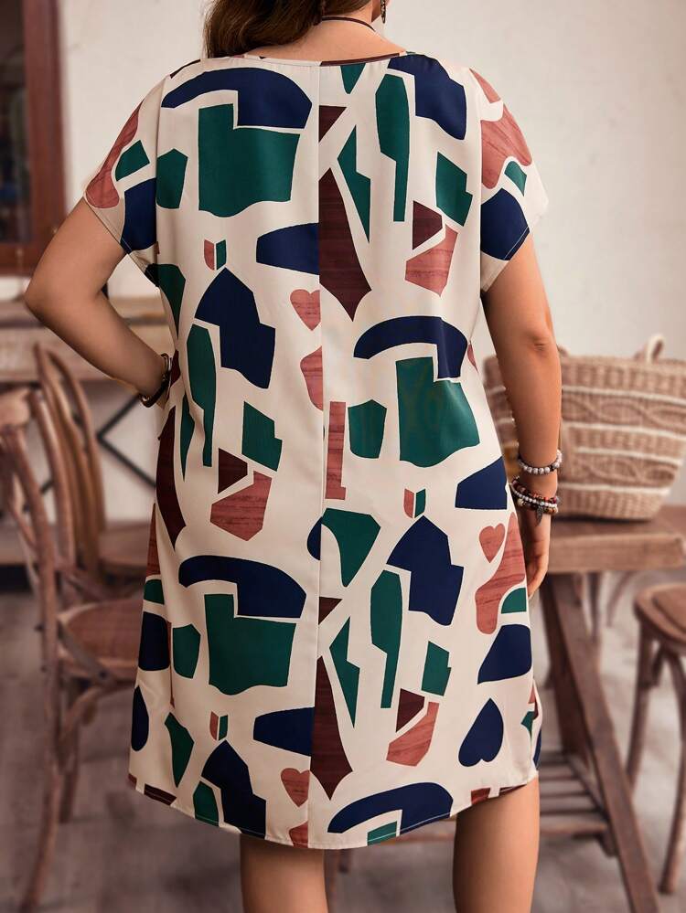 Plus Size Women's Summer Geometric Printed V-Neck Batwing Sleeve Straight Dress,Vacation/Spring