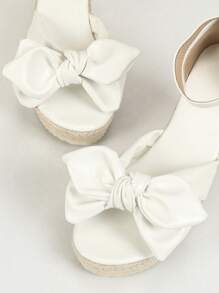 Giày sandal đế xuồng thời trang cho nữ, sandal đế bằng sợi đay mũi tròn mùa hè, sandal quai chéo với hoa thủ công, sandal trắng cho nữ dịp Valentine, phụ kiện du lịch thiết yếu - trắng - Xem 3