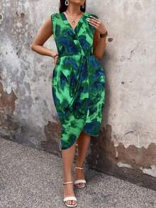 SHEIN Clasi 大尺碼紮染花卉印花裹身無袖連身裙 - 綠色 - 查看 5