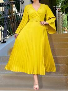 SHEIN Belle Kích thước lớn Cổ chữ V sâu Thắt lưng tay áo lá sen Xếp li Đầm - Màu vàng - Xem 1