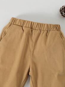 SHEIN 2 件婴儿正装套装，包括背心和裤子，不包括衬衫（婴儿的第一个母亲节服装/家庭配套服装） - 卡其色 - 查看 6