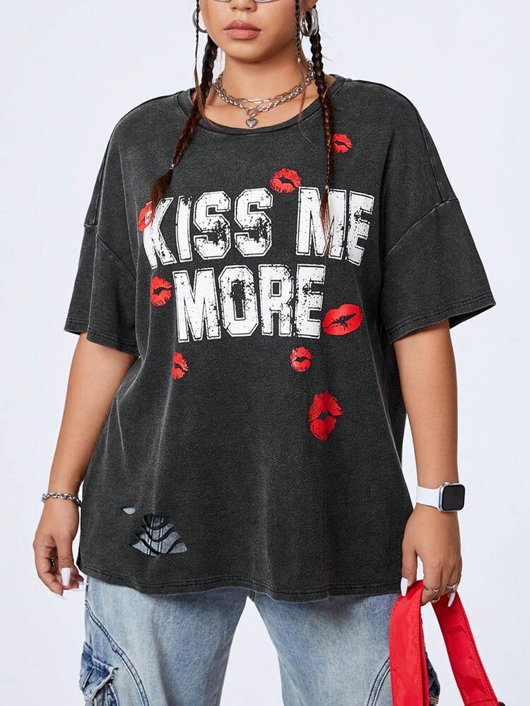 Women's Plus Size Loose Fit Drop Shoulder T-Shirt With Red Lips & Letters Print