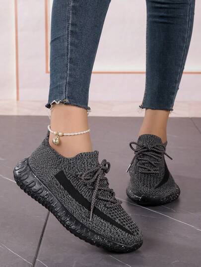 1 Pair Slip-On Casual Sneakers For Women And Men, Comfortable Elastic Knit Breathable Sports Shoes, Lightweight Soft Sole Mesh Fabric, Suitable For Spring