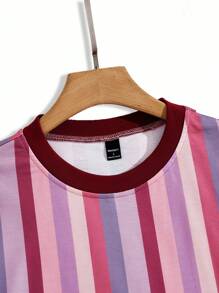 Manfinity Hypemode 男士圓領短袖條紋t卹和束腰短褲套裝 - 彩色 - 查看 4