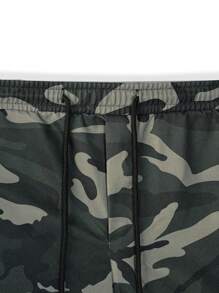 Manfinity LEGND 男士時尚迷彩印花短褲 - 黑色 - 查看 4