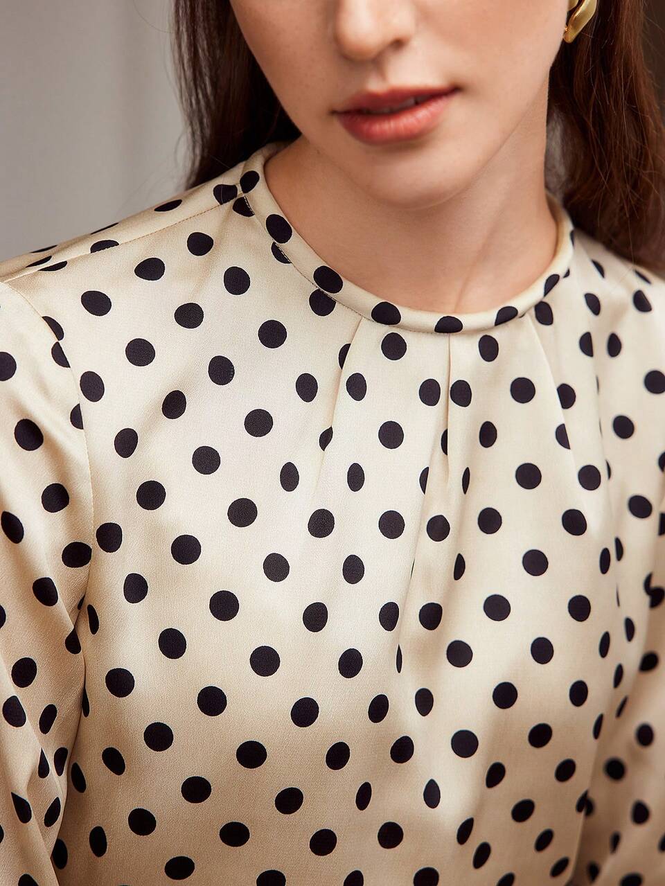 POLKA DOT FOLD PLEATED BLOUSE
