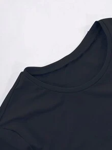 Short Cropped Navel-Baring T-Shirt + Hip-Hugging Skirt Set - Black - View 5