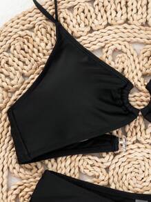Swim Basics Conjunto de bikini de traje de baño con tirantes de espagueti y detalles de anillo redondo para playa de verano