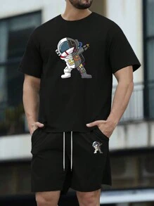 Manfinity Homme 男士加大碼夏季休閒宇航員印花短袖t恤和束口短褲 - 黑色 - 查看 1