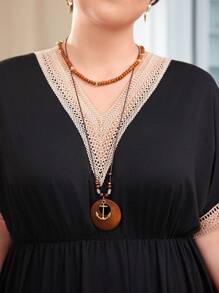 SHEIN LUNE 大碼拼色蕾絲拼接蝙蝠袖腰帶連衣裙，適用於春夏季節 - 黑色 - 查看 5