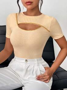 SHEIN Privé Women's Yellow Beaded Ribbon Scoop Design Summer Short T-Shirt - Yellow - View 3