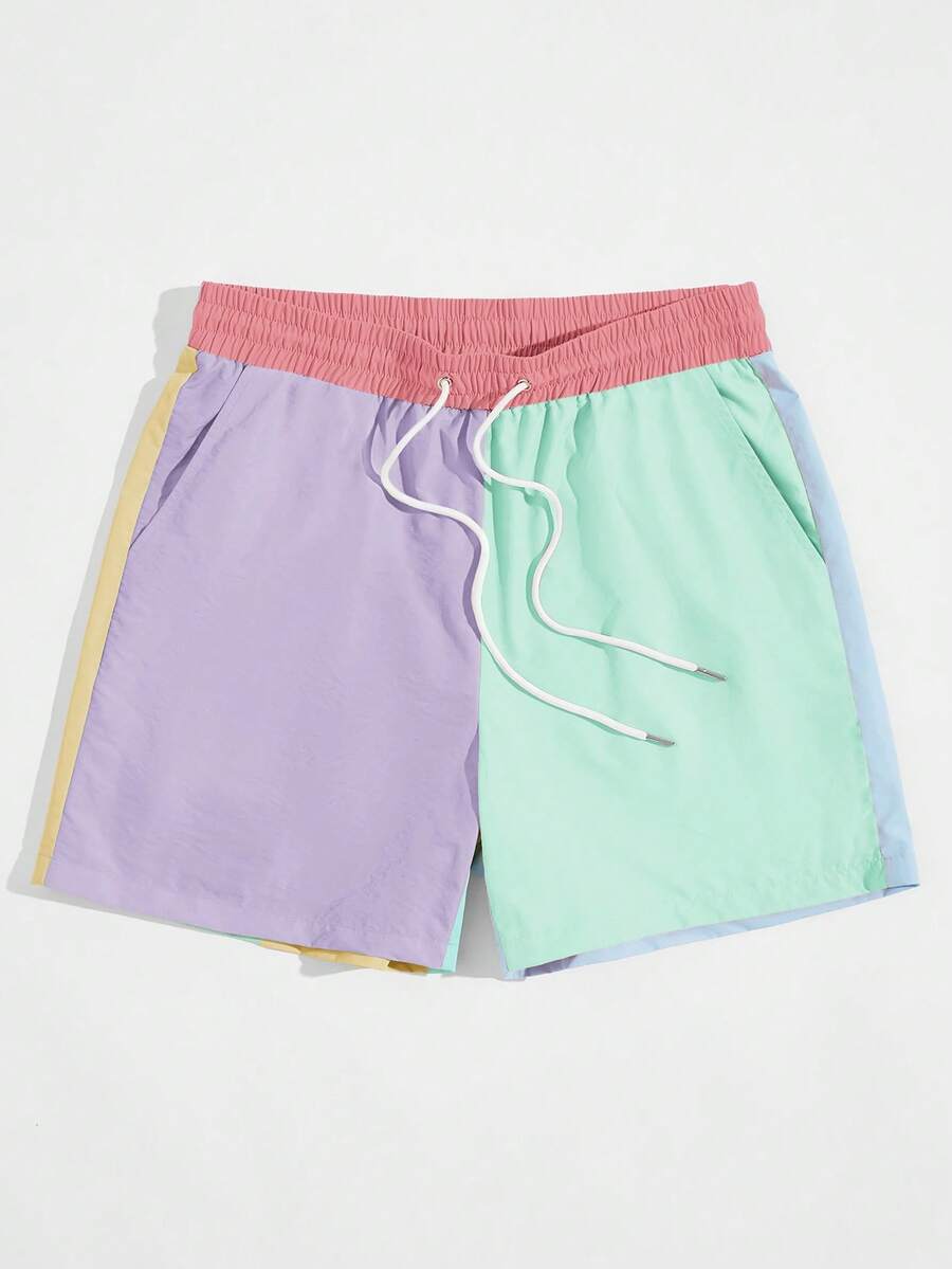 Manfinity RebelGame Pantalones Cortos Para Hombres Con Cordón Y Cintura Elástica En Parches Multicolores Para El Verano - Verde - Ver 1