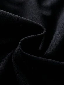 SHEIN 年輕男孩時尚字母印花牛仔短褲套裝 - 黑色 - 查看 4