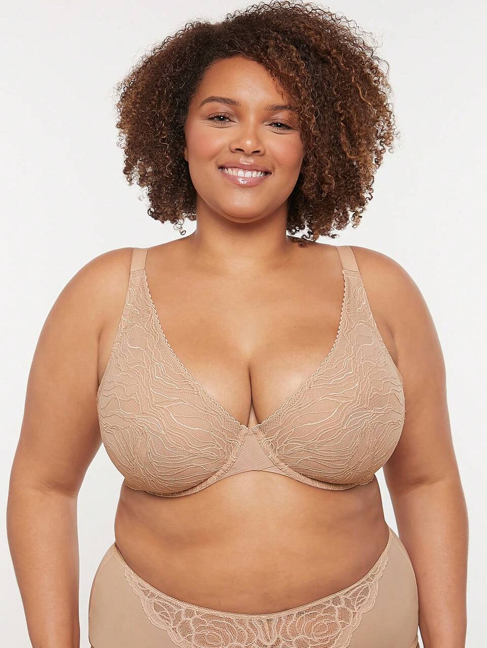 Plus Lingerie Lounge Curve Plunge Unlined V-Neck Push-Up Lace Minimizer Bra