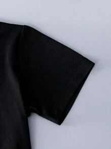 SHEIN 年輕男孩時尚字母印花牛仔短褲套裝 - 黑色 - 查看 5