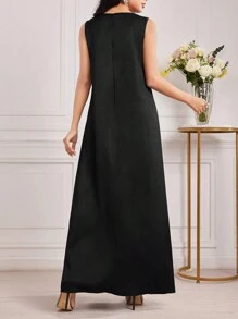 Al Najma Arabisches Damenkleid Mit Einfarbigen Flare Saum