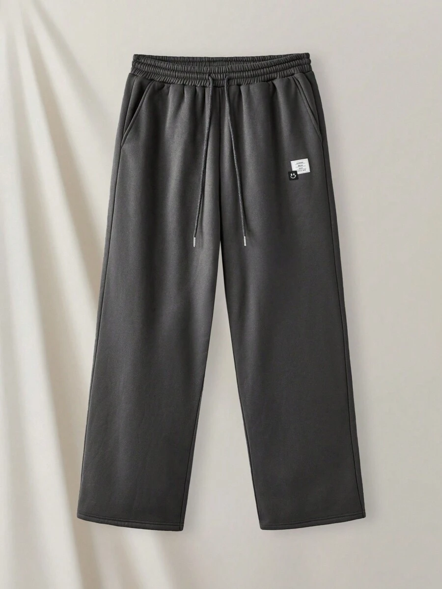 Manfinity RebelGame 男士針織束口腰運動長褲,帶有字母徽章 - 深灰色 - 查看 1