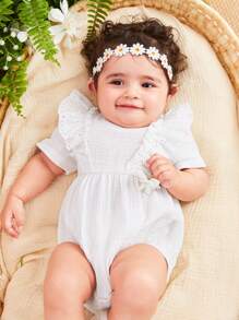 SHEIN 新生女婴白色流苏连体衣，饰有荷叶边和花边圆领，腰部收紧设计 - 白色 - 查看 6